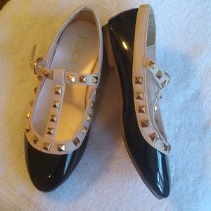 Place girls dress shoes